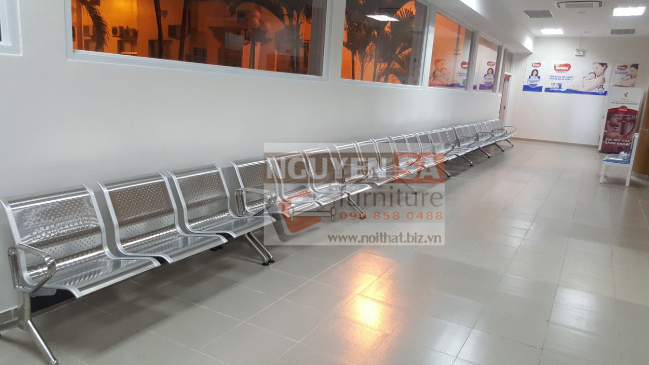 ghế băng chờ tại bệnh viện hùng vương tp.hcm