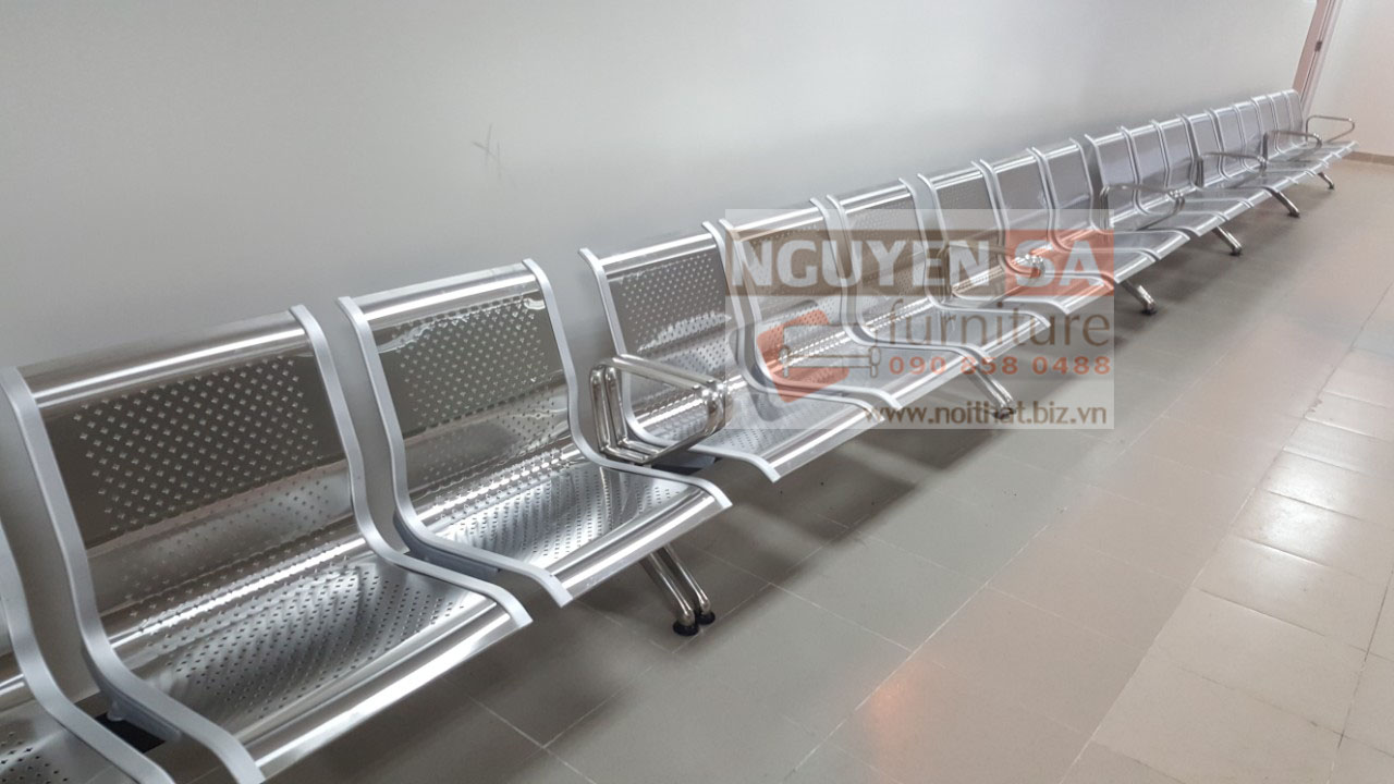 ghế băng chờ tại bệnh viện hùng vương tp.hcm