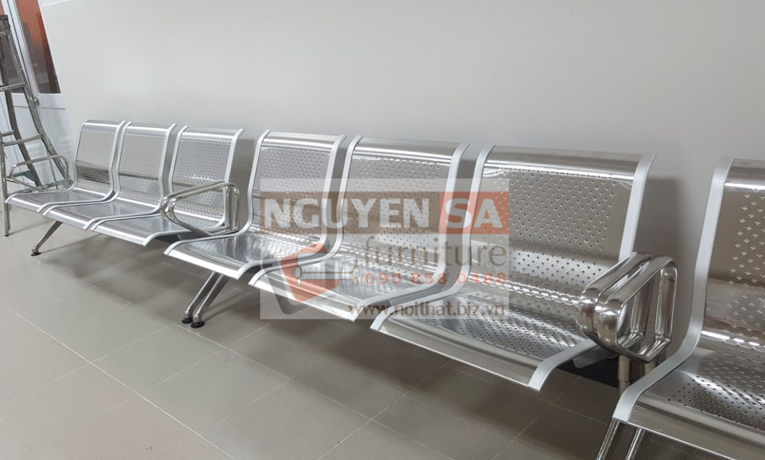 ghế băng chờ tại bệnh viện hùng vương tp.hcm