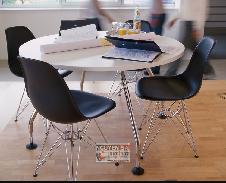 ghe cafe eames 2011A