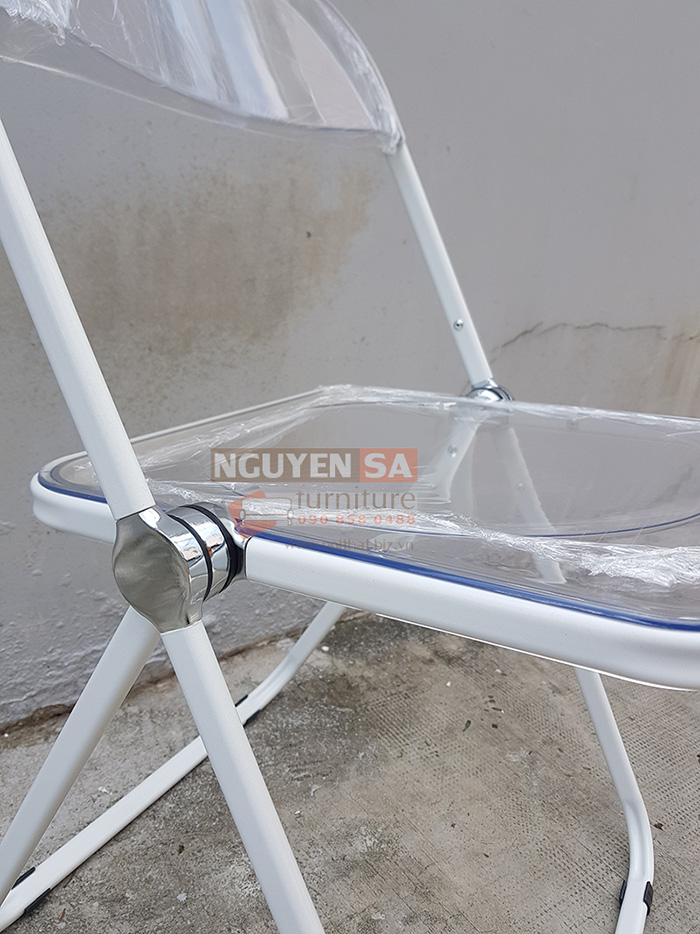ghế xếp trong suốt cho showroom